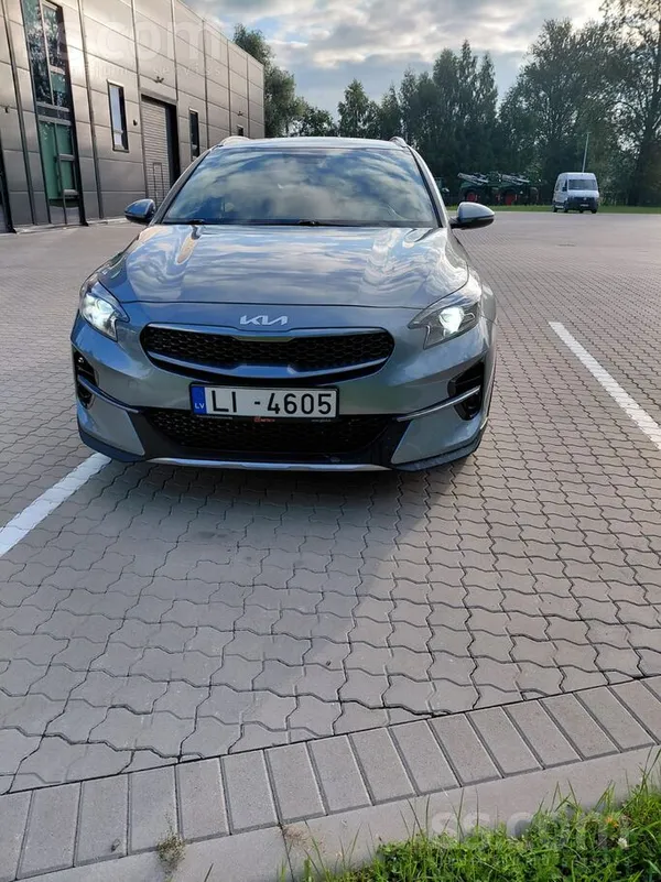 KIA Auto ir tīrs, kopts un gatavs lietošanai bez papil
