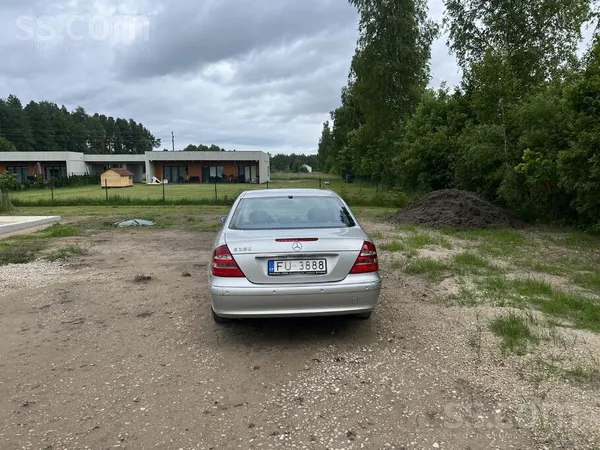 Auto labā stāvoklī savam vecumam, mainīta dzinēja ķēde, ir kosmētiski defekt
