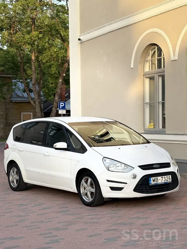 Ford Gulbītis Uzticams - draugs - ietilpīgs Ford S-Max 