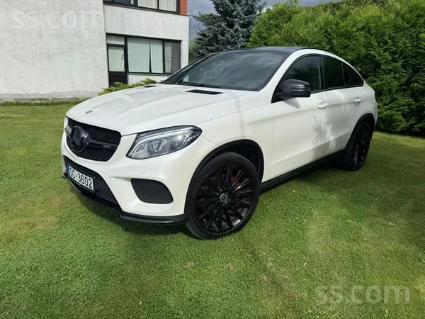 Mercedes Ğimene sakarā ar jauna auto iegādi pārdod oriğināl