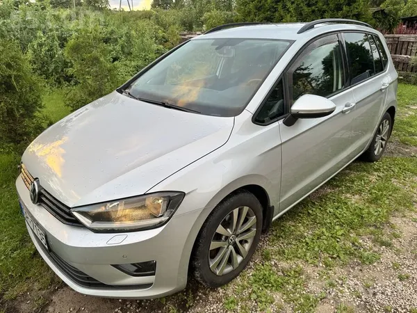 Volkswagen Pirkts Latvijā. Nav reģistrēti negadījumi. Tikai V