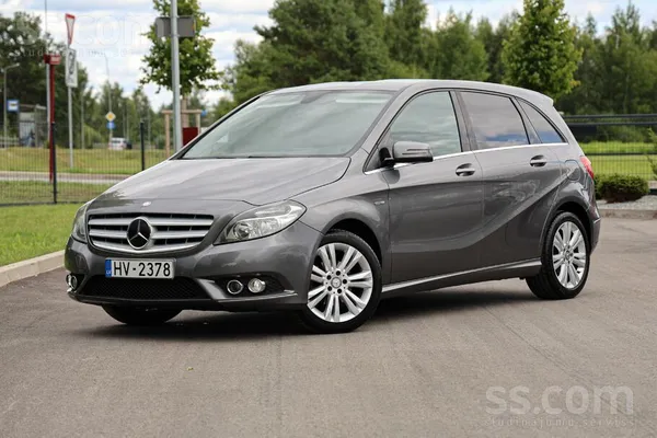 Mercedes Mercedes-Benz B180, 1.6 benzīns, 90 kw, mehānika. 