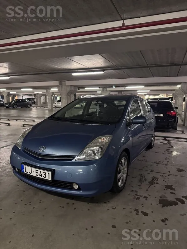 Toyota Продам свою повседневную машину 