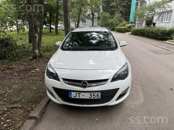 Opel Pārdodu 2014. gada Opel Astra 1.7 dīzeļa motors. A