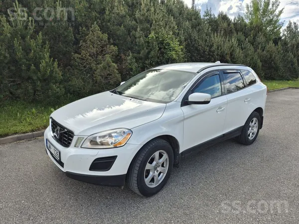 Volvo Tiek pārdots Volvo CX 60 ar priekšpiedziņu. Apkope