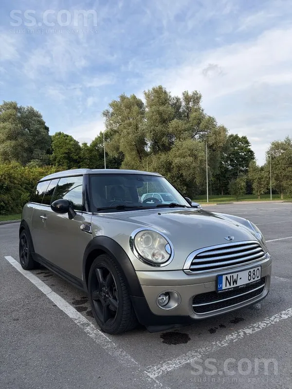Mini Tiek pārdots uzticams un ekonomisks (4, 5l/100km)