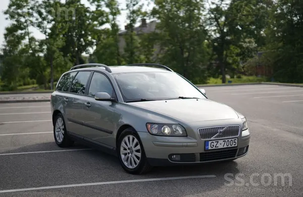 Labdien. 

Tiek tirgots ģimenes auto Volvo v50. Ģimenē nu jau 13 gadi. 5 g