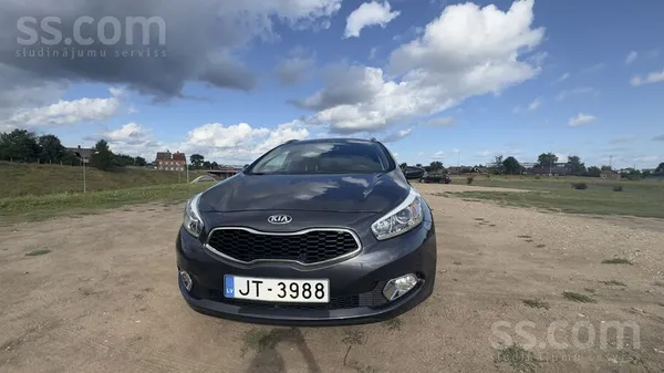 Продается Kia Ceed 2015 года, универсал, автоматическая коробка передач, дви