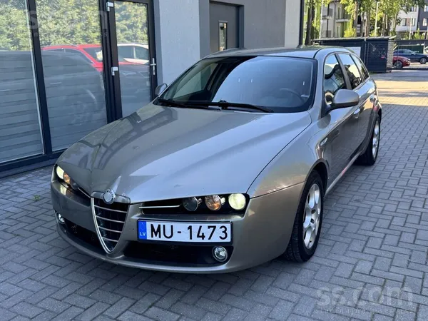 Alfa-romeo Lieliska iespēja tikt pie Superīga auto par lielis