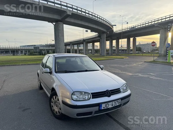 Volkswagen Pardodu labu golfu. Mana īpašuma 2 gadi. Daudz kas