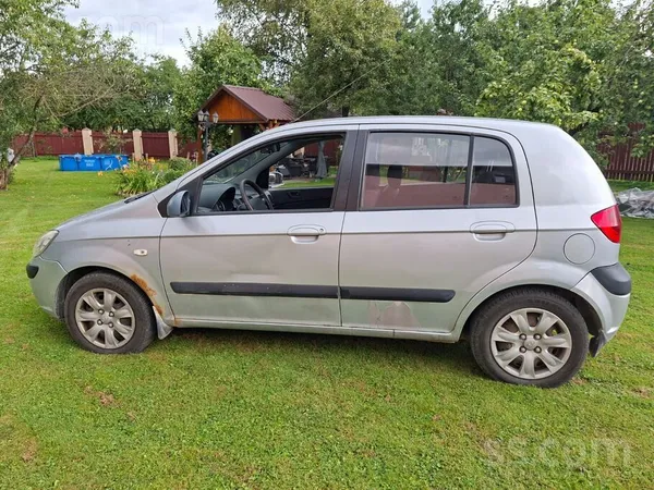 Hyundai Mašīnai ir virsbūves defekti. Ļoti ekonomiska. ...