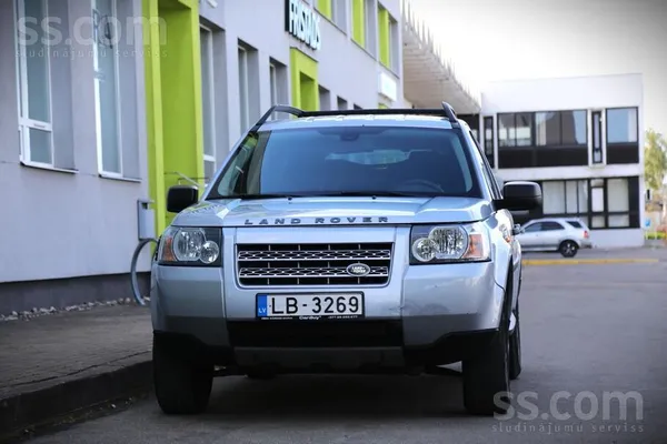 2.2d/118kW, mehānika, 4x4.

Komplektā papildus 4 riepas. 

Dūmainības ko