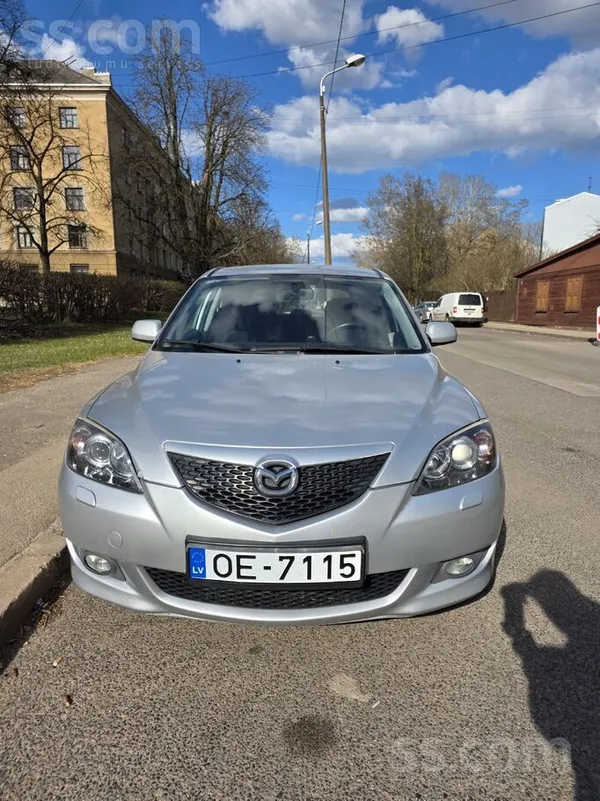 Mazda Продаю свою Mazda 3 2005 года. Автомобиль полность