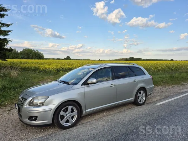 Īpašniece pārdod 2006.gada Toyota Avensis, 2.2 dīzeļa D4D motors. Labs tehni