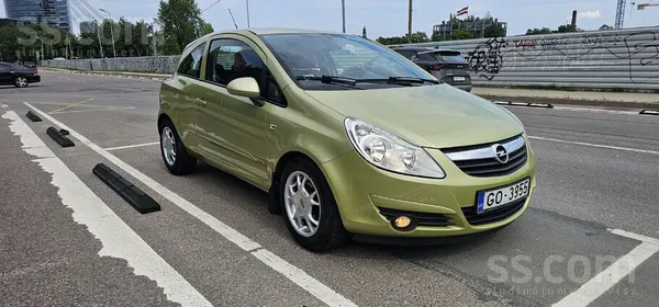 Opel Pārdod ļoti ekonomisku un uzticamu Opel Corsa labā