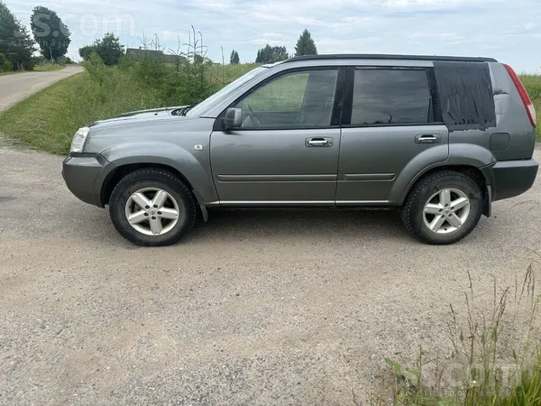 Nissan Tirgojas labs xtrail, rūsas caurumu nav, labi sagl