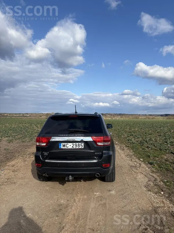 Jeep Авто в отличном состоянии. Имеется второй комплект