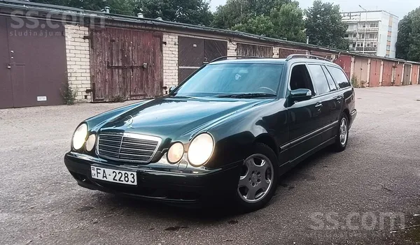 Mercedes Pārdodu Mercedes-benz E320cdi (S210) Avantgarde