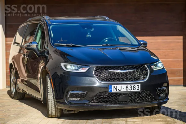 Pārdodu ļoti komfortablu un ekonomisku Chrysler Pacifica Touring L (jauns mo