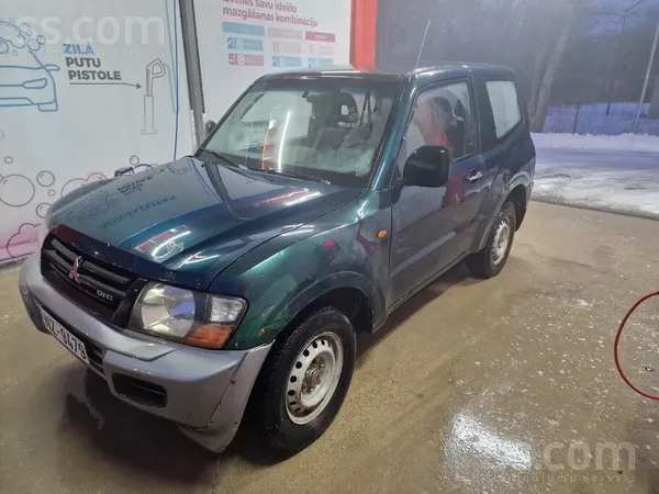 Mitsubishi Pārdod mazo divdurvju Pajero. Skate līdz 13.08.202