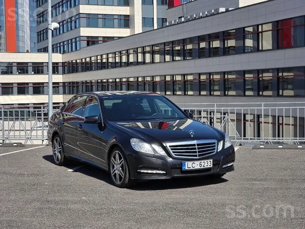 Mercedes Uzticams un jaudīgs dzinējs 150kW (204 Zs) savieno