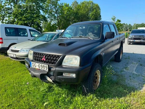 Mitsubishi Pārdod Mitsubishi L200