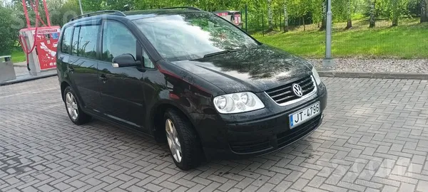 Volkswagen Продаю vw touran 2.0d 103kw есть небольшые визуаль