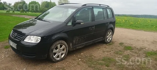 Продаю vw touran 2.0d 103kw есть небольшые визуальные и технические дефекты