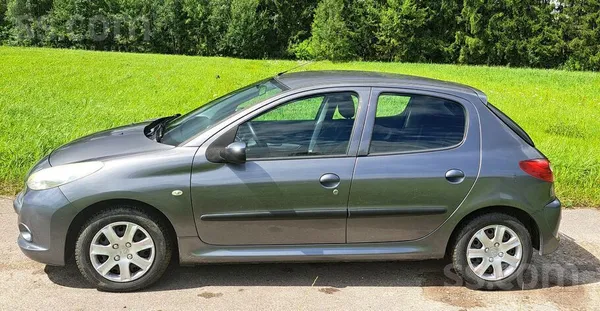 Peugeot Продаётся ухоженный и надёжный автомобиль Peugeot 