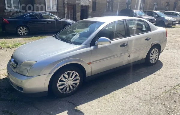Opel Продаётся Opel Vectra 2004 года выпуска.