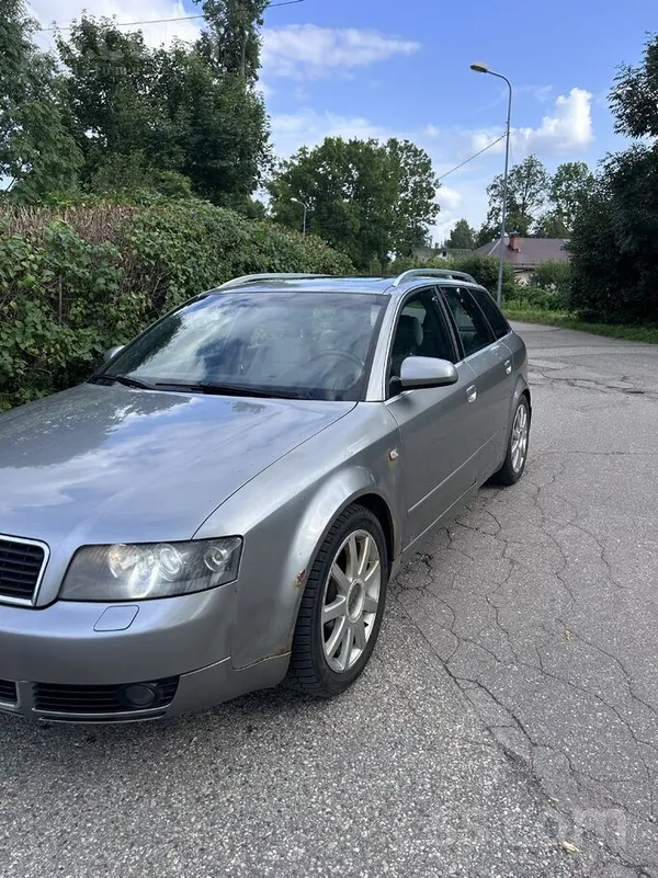 Audi A4 - 1