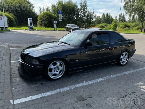 BMW E36 m50b20 Mpack kupeja melnā krāsā ar melnu recar