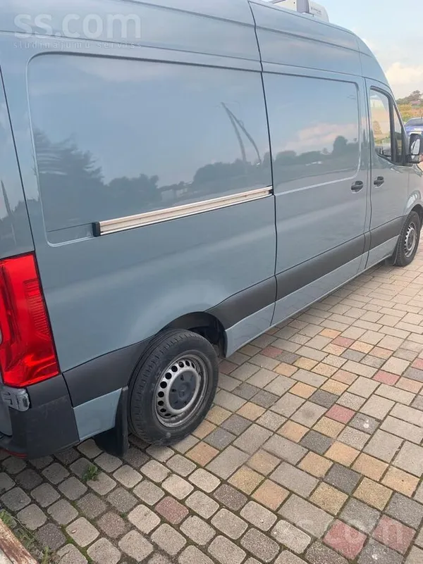Mercedes Tiek pārdots mikroautobusiņš. Ir leduskapja aprīko