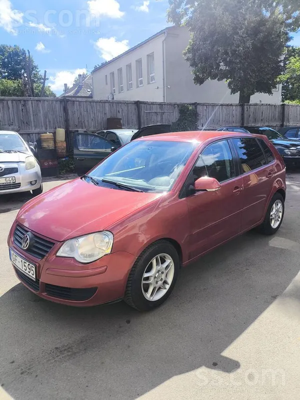 Volkswagen Laba automašina ar automatisko atrumkarbu. 