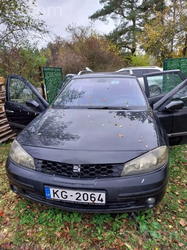 Renault Jau kādu laiciņu renītis stāv. Jāuzpumpē riepas, j