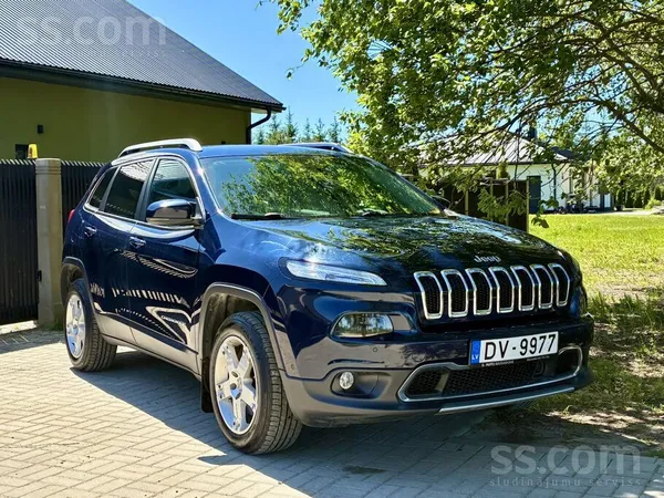 Jeep Pārdodu Jeep Cherokee 2015 gada, ar mazu nobraukum