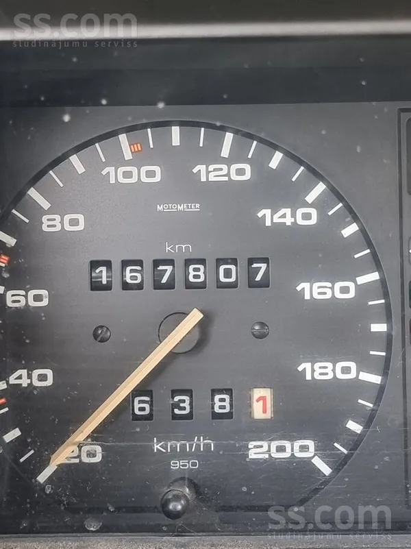 Volkswagen Golf2d. ar dzinēju 1, 9d. Bundesvera auto no konse