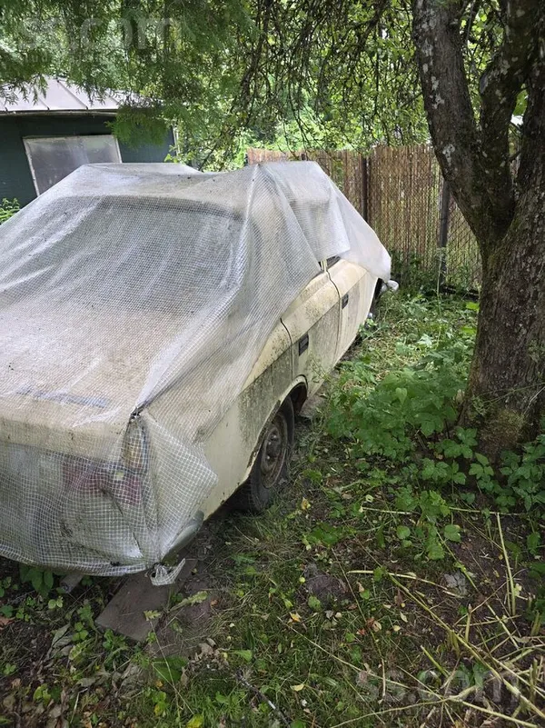 Moskvich Pārdod moskviču rezerves daļām, stāv jau kādus gad