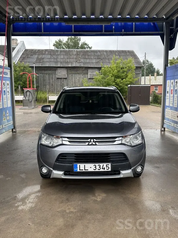 Mitsubishi Pārdodu koptu Mitsubishi Outlander 2015. gada, 2.2