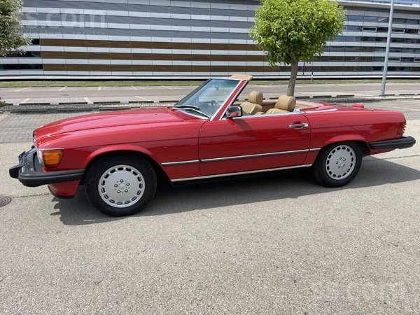 Mercedes Vēsturiskā spēkrata status auto labā stāvoklī uzst