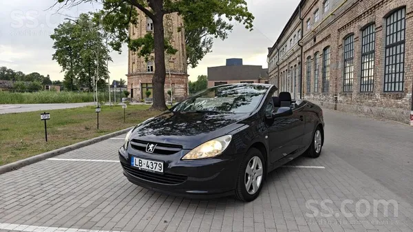 Peugeot Pārdodu kabrioletu ar tikko izietu apskati. Jumts 