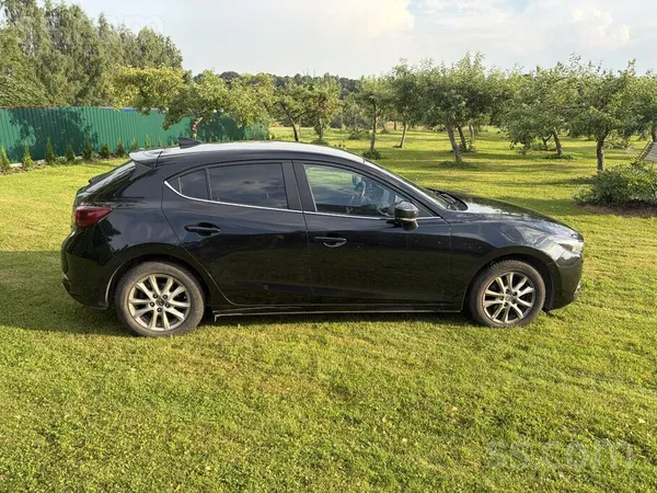 Mazda Uzņēmums pārdod Mazda 3 2018 hatchback