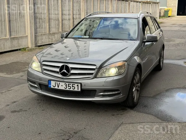 Mercedes Kopts Mercedes-Benz C-Class 2.2 dīzeli ar automāti