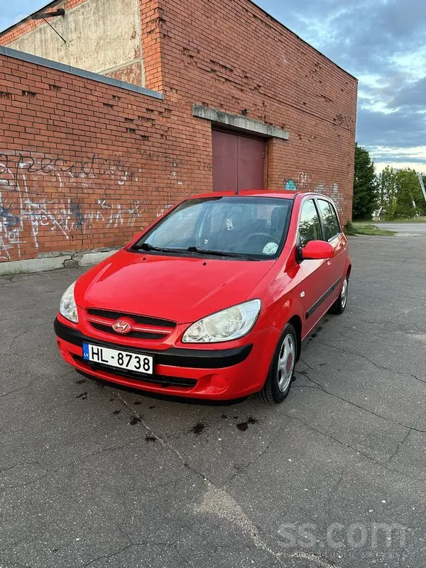 Hyundai В связи с покупкой нового авто продается простой и