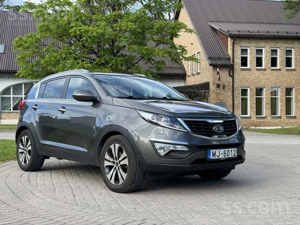 KIA Privātpersona tirgo auto ar tikko izietu skati un 
