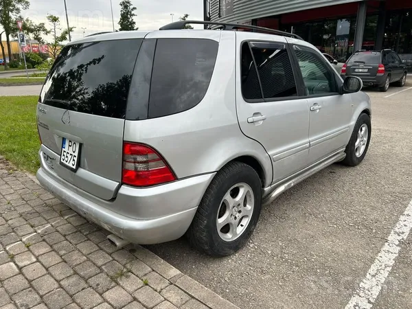 Mercedes Īpašnieks pārdod Ml320, benzīns/gāze, tehniski lab