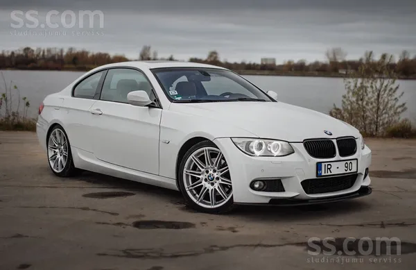 BMW BMW E92 325 facelift - 3.0L benzīndzinējs 160 KW -