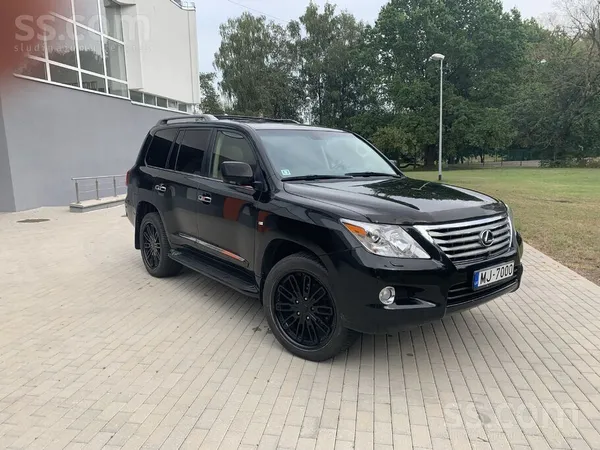 Lexus Продается надежный и комфортный Lexus LX 570 в отл