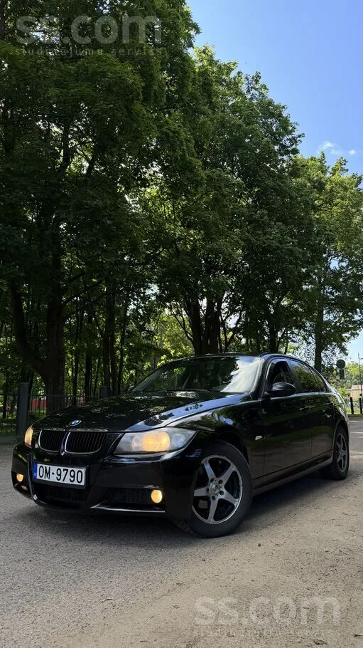 BMW Pārdod E90 M-pack sedanu. 