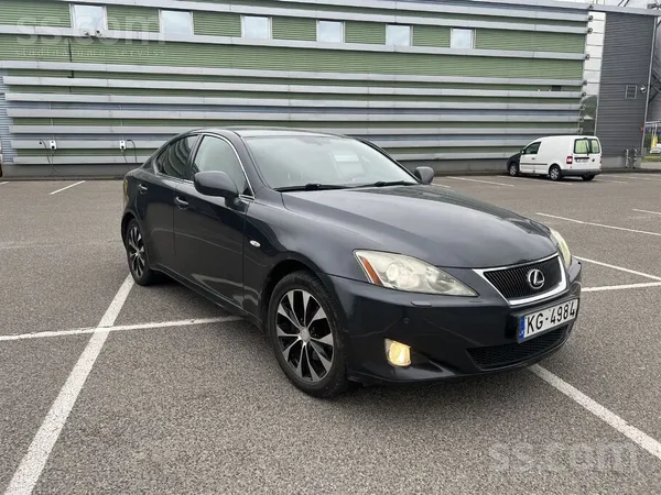 Lexus Продаю свой Lexus IS 220d 2006 года в хорошем техн